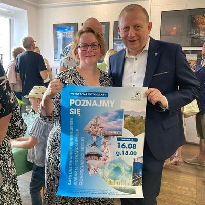 Kappelns B&uuml;rgervorstehrin und Ustkas B&uuml;rgermeister Fotoausstellung 16.08.2025